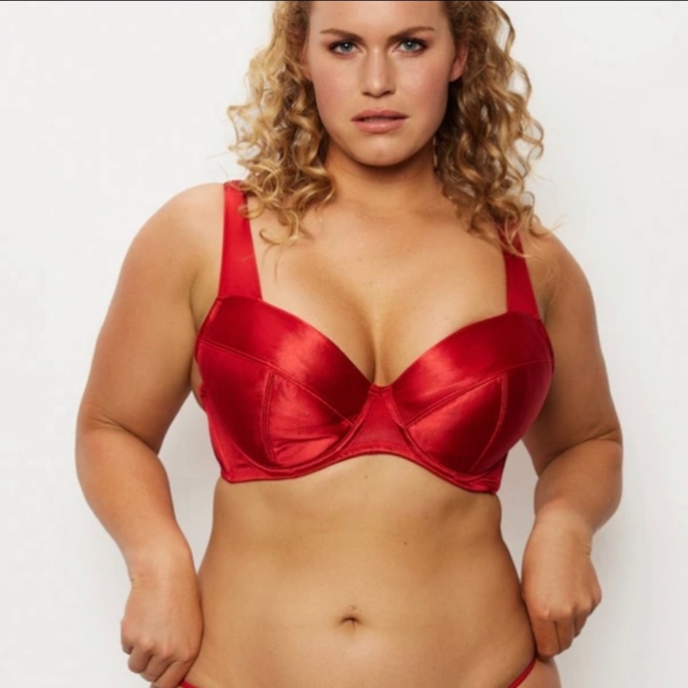 NWT Valentine’s Fredricks Of Hollywood Beautiful Red Satin Look Push Up Bra 32D